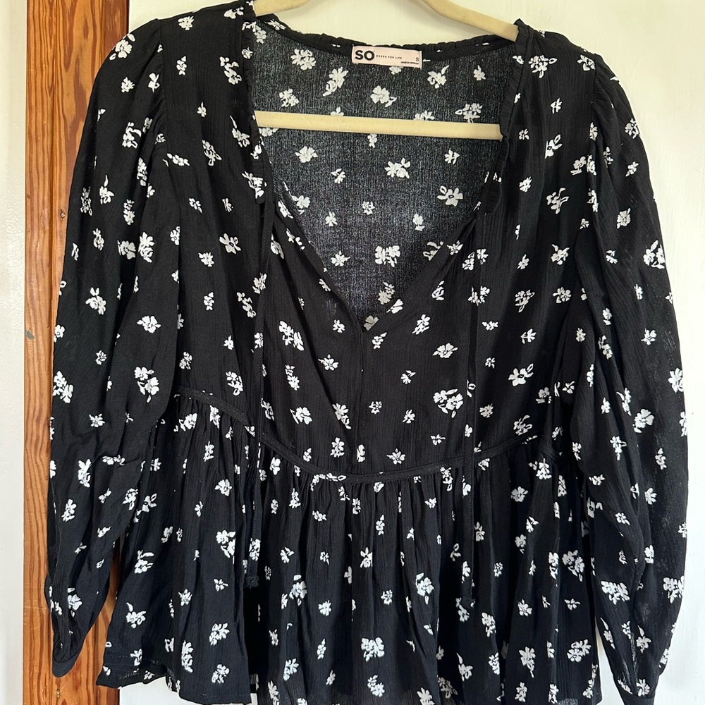 SO Women's Black Floral Top